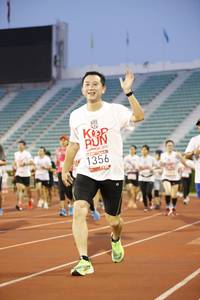 BIB: 1356
                            <button type="button" onclick="openModal(5974963)" class="btn btn-primary btn-sm float-right btn-popup" data-toggle="modal" data-target=".modal-high-quality">
                        <i class="fas fa-shopping-cart"></i> Add to Cart
                    </button>
                                            <button type="button" onclick="isThisMe(5974963, true)" class="btn btn-success btn-sm float-right btn-popup btn-isme hidden" data-toggle="tooltip" data-placement="bottom" title="นี่คือรูปของคุณใช่ไหม คลิกที่นี่เพื่อเอาเข้าอัลบั้ม">
                        <i class="fas fa-plus"></i> Add to album
                    </button>
                    <button type="button" onclick="isThisMe(5974963, false)" class="btn btn-warning btn-sm float-right btn-popup btn-isnotme hidden">
                        <i class="fas fa-ban"></i> Remove from album
                    </button>