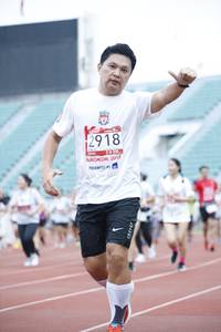 BIB: 2918, 201
                            <button type="button" onclick="openModal(5996118)" class="btn btn-primary btn-sm float-right btn-popup" data-toggle="modal" data-target=".modal-high-quality">
                        <i class="fas fa-shopping-cart"></i> Add to Cart
                    </button>
                                            <button type="button" onclick="isThisMe(5996118, true)" class="btn btn-success btn-sm float-right btn-popup btn-isme hidden" data-toggle="tooltip" data-placement="bottom" title="นี่คือรูปของคุณใช่ไหม คลิกที่นี่เพื่อเอาเข้าอัลบั้ม">
                        <i class="fas fa-plus"></i> Add to album
                    </button>
                    <button type="button" onclick="isThisMe(5996118, false)" class="btn btn-warning btn-sm float-right btn-popup btn-isnotme hidden">
                        <i class="fas fa-ban"></i> Remove from album
                    </button>