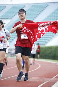 BIB: 1322
                            <button type="button" onclick="openModal(5997738)" class="btn btn-primary btn-sm float-right btn-popup" data-toggle="modal" data-target=".modal-high-quality">
                        <i class="fas fa-shopping-cart"></i> Add to Cart
                    </button>
                                            <button type="button" onclick="isThisMe(5997738, true)" class="btn btn-success btn-sm float-right btn-popup btn-isme hidden" data-toggle="tooltip" data-placement="bottom" title="นี่คือรูปของคุณใช่ไหม คลิกที่นี่เพื่อเอาเข้าอัลบั้ม">
                        <i class="fas fa-plus"></i> Add to album
                    </button>
                    <button type="button" onclick="isThisMe(5997738, false)" class="btn btn-warning btn-sm float-right btn-popup btn-isnotme hidden">
                        <i class="fas fa-ban"></i> Remove from album
                    </button>