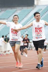 BIB: 1844, 1845
                            <button type="button" onclick="openModal(5999550)" class="btn btn-primary btn-sm float-right btn-popup" data-toggle="modal" data-target=".modal-high-quality">
                        <i class="fas fa-shopping-cart"></i> Add to Cart
                    </button>
                                            <button type="button" onclick="isThisMe(5999550, true)" class="btn btn-success btn-sm float-right btn-popup btn-isme hidden" data-toggle="tooltip" data-placement="bottom" title="นี่คือรูปของคุณใช่ไหม คลิกที่นี่เพื่อเอาเข้าอัลบั้ม">
                        <i class="fas fa-plus"></i> Add to album
                    </button>
                    <button type="button" onclick="isThisMe(5999550, false)" class="btn btn-warning btn-sm float-right btn-popup btn-isnotme hidden">
                        <i class="fas fa-ban"></i> Remove from album
                    </button>