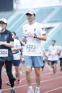 BIB: 6323, 324
                            <button type="button" onclick="openModal(5996078)" class="btn btn-primary btn-sm float-right btn-popup" data-toggle="modal" data-target=".modal-high-quality">
                        <i class="fas fa-shopping-cart"></i> Add to Cart
                    </button>
                                            <button type="button" onclick="isThisMe(5996078, true)" class="btn btn-success btn-sm float-right btn-popup btn-isme hidden" data-toggle="tooltip" data-placement="bottom" title="นี่คือรูปของคุณใช่ไหม คลิกที่นี่เพื่อเอาเข้าอัลบั้ม">
                        <i class="fas fa-plus"></i> Add to album
                    </button>
                    <button type="button" onclick="isThisMe(5996078, false)" class="btn btn-warning btn-sm float-right btn-popup btn-isnotme hidden">
                        <i class="fas fa-ban"></i> Remove from album
                    </button>