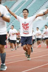 BIB: 1444
                            <button type="button" onclick="openModal(5998950)" class="btn btn-primary btn-sm float-right btn-popup" data-toggle="modal" data-target=".modal-high-quality">
                        <i class="fas fa-shopping-cart"></i> Add to Cart
                    </button>
                                            <button type="button" onclick="isThisMe(5998950, true)" class="btn btn-success btn-sm float-right btn-popup btn-isme hidden" data-toggle="tooltip" data-placement="bottom" title="นี่คือรูปของคุณใช่ไหม คลิกที่นี่เพื่อเอาเข้าอัลบั้ม">
                        <i class="fas fa-plus"></i> Add to album
                    </button>
                    <button type="button" onclick="isThisMe(5998950, false)" class="btn btn-warning btn-sm float-right btn-popup btn-isnotme hidden">
                        <i class="fas fa-ban"></i> Remove from album
                    </button>