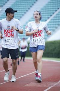 BIB: 6311, 6310
                            <button type="button" onclick="openModal(5995838)" class="btn btn-primary btn-sm float-right btn-popup" data-toggle="modal" data-target=".modal-high-quality">
                        <i class="fas fa-shopping-cart"></i> Add to Cart
                    </button>
                                            <button type="button" onclick="isThisMe(5995838, true)" class="btn btn-success btn-sm float-right btn-popup btn-isme hidden" data-toggle="tooltip" data-placement="bottom" title="นี่คือรูปของคุณใช่ไหม คลิกที่นี่เพื่อเอาเข้าอัลบั้ม">
                        <i class="fas fa-plus"></i> Add to album
                    </button>
                    <button type="button" onclick="isThisMe(5995838, false)" class="btn btn-warning btn-sm float-right btn-popup btn-isnotme hidden">
                        <i class="fas fa-ban"></i> Remove from album
                    </button>