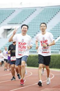 BIB: 2019, 3081, 5051, 6259
                            <button type="button" onclick="openModal(5999614)" class="btn btn-primary btn-sm float-right btn-popup" data-toggle="modal" data-target=".modal-high-quality">
                        <i class="fas fa-shopping-cart"></i> Add to Cart
                    </button>
                                            <button type="button" onclick="isThisMe(5999614, true)" class="btn btn-success btn-sm float-right btn-popup btn-isme hidden" data-toggle="tooltip" data-placement="bottom" title="นี่คือรูปของคุณใช่ไหม คลิกที่นี่เพื่อเอาเข้าอัลบั้ม">
                        <i class="fas fa-plus"></i> Add to album
                    </button>
                    <button type="button" onclick="isThisMe(5999614, false)" class="btn btn-warning btn-sm float-right btn-popup btn-isnotme hidden">
                        <i class="fas fa-ban"></i> Remove from album
                    </button>