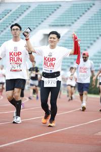 BIB: 3015, 2019, 6970
                            <button type="button" onclick="openModal(5997715)" class="btn btn-primary btn-sm float-right btn-popup" data-toggle="modal" data-target=".modal-high-quality">
                        <i class="fas fa-shopping-cart"></i> Add to Cart
                    </button>
                                            <button type="button" onclick="isThisMe(5997715, true)" class="btn btn-success btn-sm float-right btn-popup btn-isme hidden" data-toggle="tooltip" data-placement="bottom" title="นี่คือรูปของคุณใช่ไหม คลิกที่นี่เพื่อเอาเข้าอัลบั้ม">
                        <i class="fas fa-plus"></i> Add to album
                    </button>
                    <button type="button" onclick="isThisMe(5997715, false)" class="btn btn-warning btn-sm float-right btn-popup btn-isnotme hidden">
                        <i class="fas fa-ban"></i> Remove from album
                    </button>