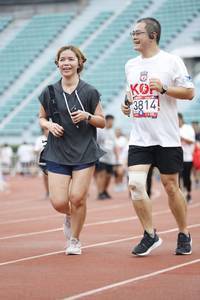 BIB: 3814
                            <button type="button" onclick="openModal(5999412)" class="btn btn-primary btn-sm float-right btn-popup" data-toggle="modal" data-target=".modal-high-quality">
                        <i class="fas fa-shopping-cart"></i> Add to Cart
                    </button>
                                            <button type="button" onclick="isThisMe(5999412, true)" class="btn btn-success btn-sm float-right btn-popup btn-isme hidden" data-toggle="tooltip" data-placement="bottom" title="นี่คือรูปของคุณใช่ไหม คลิกที่นี่เพื่อเอาเข้าอัลบั้ม">
                        <i class="fas fa-plus"></i> Add to album
                    </button>
                    <button type="button" onclick="isThisMe(5999412, false)" class="btn btn-warning btn-sm float-right btn-popup btn-isnotme hidden">
                        <i class="fas fa-ban"></i> Remove from album
                    </button>