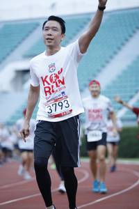 BIB: 2019, 3793
                            <button type="button" onclick="openModal(5993850)" class="btn btn-primary btn-sm float-right btn-popup" data-toggle="modal" data-target=".modal-high-quality">
                        <i class="fas fa-shopping-cart"></i> Add to Cart
                    </button>
                                            <button type="button" onclick="isThisMe(5993850, true)" class="btn btn-success btn-sm float-right btn-popup btn-isme hidden" data-toggle="tooltip" data-placement="bottom" title="นี่คือรูปของคุณใช่ไหม คลิกที่นี่เพื่อเอาเข้าอัลบั้ม">
                        <i class="fas fa-plus"></i> Add to album
                    </button>
                    <button type="button" onclick="isThisMe(5993850, false)" class="btn btn-warning btn-sm float-right btn-popup btn-isnotme hidden">
                        <i class="fas fa-ban"></i> Remove from album
                    </button>