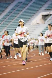 BIB: 7580, 871
                            <button type="button" onclick="openModal(5977326)" class="btn btn-primary btn-sm float-right btn-popup" data-toggle="modal" data-target=".modal-high-quality">
                        <i class="fas fa-shopping-cart"></i> Add to Cart
                    </button>
                                            <button type="button" onclick="isThisMe(5977326, true)" class="btn btn-success btn-sm float-right btn-popup btn-isme hidden" data-toggle="tooltip" data-placement="bottom" title="นี่คือรูปของคุณใช่ไหม คลิกที่นี่เพื่อเอาเข้าอัลบั้ม">
                        <i class="fas fa-plus"></i> Add to album
                    </button>
                    <button type="button" onclick="isThisMe(5977326, false)" class="btn btn-warning btn-sm float-right btn-popup btn-isnotme hidden">
                        <i class="fas fa-ban"></i> Remove from album
                    </button>