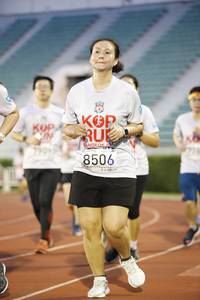 BIB: 8506
                            <button type="button" onclick="openModal(5976015)" class="btn btn-primary btn-sm float-right btn-popup" data-toggle="modal" data-target=".modal-high-quality">
                        <i class="fas fa-shopping-cart"></i> Add to Cart
                    </button>
                                            <button type="button" onclick="isThisMe(5976015, true)" class="btn btn-success btn-sm float-right btn-popup btn-isme hidden" data-toggle="tooltip" data-placement="bottom" title="นี่คือรูปของคุณใช่ไหม คลิกที่นี่เพื่อเอาเข้าอัลบั้ม">
                        <i class="fas fa-plus"></i> Add to album
                    </button>
                    <button type="button" onclick="isThisMe(5976015, false)" class="btn btn-warning btn-sm float-right btn-popup btn-isnotme hidden">
                        <i class="fas fa-ban"></i> Remove from album
                    </button>