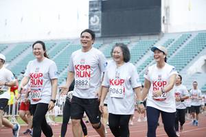 BIB: 8882, 9063, 2010, 5890
                            <button type="button" onclick="openModal(5996864)" class="btn btn-primary btn-sm float-right btn-popup" data-toggle="modal" data-target=".modal-high-quality">
                        <i class="fas fa-shopping-cart"></i> Add to Cart
                    </button>
                                            <button type="button" onclick="isThisMe(5996864, true)" class="btn btn-success btn-sm float-right btn-popup btn-isme hidden" data-toggle="tooltip" data-placement="bottom" title="นี่คือรูปของคุณใช่ไหม คลิกที่นี่เพื่อเอาเข้าอัลบั้ม">
                        <i class="fas fa-plus"></i> Add to album
                    </button>
                    <button type="button" onclick="isThisMe(5996864, false)" class="btn btn-warning btn-sm float-right btn-popup btn-isnotme hidden">
                        <i class="fas fa-ban"></i> Remove from album
                    </button>