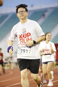 BIB: 7917
                            <button type="button" onclick="openModal(5978517)" class="btn btn-primary btn-sm float-right btn-popup" data-toggle="modal" data-target=".modal-high-quality">
                        <i class="fas fa-shopping-cart"></i> Add to Cart
                    </button>
                                            <button type="button" onclick="isThisMe(5978517, true)" class="btn btn-success btn-sm float-right btn-popup btn-isme hidden" data-toggle="tooltip" data-placement="bottom" title="นี่คือรูปของคุณใช่ไหม คลิกที่นี่เพื่อเอาเข้าอัลบั้ม">
                        <i class="fas fa-plus"></i> Add to album
                    </button>
                    <button type="button" onclick="isThisMe(5978517, false)" class="btn btn-warning btn-sm float-right btn-popup btn-isnotme hidden">
                        <i class="fas fa-ban"></i> Remove from album
                    </button>