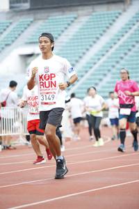 BIB: 201, 3149, 167
                            <button type="button" onclick="openModal(5998140)" class="btn btn-primary btn-sm float-right btn-popup" data-toggle="modal" data-target=".modal-high-quality">
                        <i class="fas fa-shopping-cart"></i> Add to Cart
                    </button>
                                            <button type="button" onclick="isThisMe(5998140, true)" class="btn btn-success btn-sm float-right btn-popup btn-isme hidden" data-toggle="tooltip" data-placement="bottom" title="นี่คือรูปของคุณใช่ไหม คลิกที่นี่เพื่อเอาเข้าอัลบั้ม">
                        <i class="fas fa-plus"></i> Add to album
                    </button>
                    <button type="button" onclick="isThisMe(5998140, false)" class="btn btn-warning btn-sm float-right btn-popup btn-isnotme hidden">
                        <i class="fas fa-ban"></i> Remove from album
                    </button>