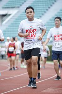 BIB: 20194, 8140
                            <button type="button" onclick="openModal(5997553)" class="btn btn-primary btn-sm float-right btn-popup" data-toggle="modal" data-target=".modal-high-quality">
                        <i class="fas fa-shopping-cart"></i> Add to Cart
                    </button>
                                            <button type="button" onclick="isThisMe(5997553, true)" class="btn btn-success btn-sm float-right btn-popup btn-isme hidden" data-toggle="tooltip" data-placement="bottom" title="นี่คือรูปของคุณใช่ไหม คลิกที่นี่เพื่อเอาเข้าอัลบั้ม">
                        <i class="fas fa-plus"></i> Add to album
                    </button>
                    <button type="button" onclick="isThisMe(5997553, false)" class="btn btn-warning btn-sm float-right btn-popup btn-isnotme hidden">
                        <i class="fas fa-ban"></i> Remove from album
                    </button>