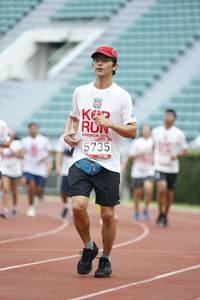 BIB: 2010, 5735
                            <button type="button" onclick="openModal(5998372)" class="btn btn-primary btn-sm float-right btn-popup" data-toggle="modal" data-target=".modal-high-quality">
                        <i class="fas fa-shopping-cart"></i> Add to Cart
                    </button>
                                            <button type="button" onclick="isThisMe(5998372, true)" class="btn btn-success btn-sm float-right btn-popup btn-isme hidden" data-toggle="tooltip" data-placement="bottom" title="นี่คือรูปของคุณใช่ไหม คลิกที่นี่เพื่อเอาเข้าอัลบั้ม">
                        <i class="fas fa-plus"></i> Add to album
                    </button>
                    <button type="button" onclick="isThisMe(5998372, false)" class="btn btn-warning btn-sm float-right btn-popup btn-isnotme hidden">
                        <i class="fas fa-ban"></i> Remove from album
                    </button>