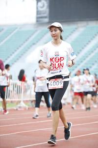 BIB: 4009
                            <button type="button" onclick="openModal(5998243)" class="btn btn-primary btn-sm float-right btn-popup" data-toggle="modal" data-target=".modal-high-quality">
                        <i class="fas fa-shopping-cart"></i> Add to Cart
                    </button>
                                            <button type="button" onclick="isThisMe(5998243, true)" class="btn btn-success btn-sm float-right btn-popup btn-isme hidden" data-toggle="tooltip" data-placement="bottom" title="นี่คือรูปของคุณใช่ไหม คลิกที่นี่เพื่อเอาเข้าอัลบั้ม">
                        <i class="fas fa-plus"></i> Add to album
                    </button>
                    <button type="button" onclick="isThisMe(5998243, false)" class="btn btn-warning btn-sm float-right btn-popup btn-isnotme hidden">
                        <i class="fas fa-ban"></i> Remove from album
                    </button>