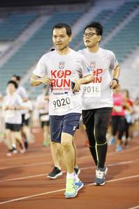 BIB: 9018, 2019, 9020
                            <button type="button" onclick="openModal(5974931)" class="btn btn-primary btn-sm float-right btn-popup" data-toggle="modal" data-target=".modal-high-quality">
                        <i class="fas fa-shopping-cart"></i> Add to Cart
                    </button>
                                            <button type="button" onclick="isThisMe(5974931, true)" class="btn btn-success btn-sm float-right btn-popup btn-isme hidden" data-toggle="tooltip" data-placement="bottom" title="นี่คือรูปของคุณใช่ไหม คลิกที่นี่เพื่อเอาเข้าอัลบั้ม">
                        <i class="fas fa-plus"></i> Add to album
                    </button>
                    <button type="button" onclick="isThisMe(5974931, false)" class="btn btn-warning btn-sm float-right btn-popup btn-isnotme hidden">
                        <i class="fas fa-ban"></i> Remove from album
                    </button>