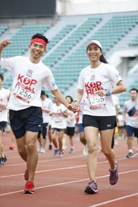 BIB: 1256, 1255
                            <button type="button" onclick="openModal(5998388)" class="btn btn-primary btn-sm float-right btn-popup" data-toggle="modal" data-target=".modal-high-quality">
                        <i class="fas fa-shopping-cart"></i> Add to Cart
                    </button>
                                            <button type="button" onclick="isThisMe(5998388, true)" class="btn btn-success btn-sm float-right btn-popup btn-isme hidden" data-toggle="tooltip" data-placement="bottom" title="นี่คือรูปของคุณใช่ไหม คลิกที่นี่เพื่อเอาเข้าอัลบั้ม">
                        <i class="fas fa-plus"></i> Add to album
                    </button>
                    <button type="button" onclick="isThisMe(5998388, false)" class="btn btn-warning btn-sm float-right btn-popup btn-isnotme hidden">
                        <i class="fas fa-ban"></i> Remove from album
                    </button>