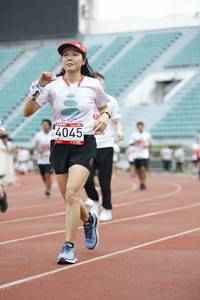 BIB: 4045
                            <button type="button" onclick="openModal(5998698)" class="btn btn-primary btn-sm float-right btn-popup" data-toggle="modal" data-target=".modal-high-quality">
                        <i class="fas fa-shopping-cart"></i> Add to Cart
                    </button>
                                            <button type="button" onclick="isThisMe(5998698, true)" class="btn btn-success btn-sm float-right btn-popup btn-isme hidden" data-toggle="tooltip" data-placement="bottom" title="นี่คือรูปของคุณใช่ไหม คลิกที่นี่เพื่อเอาเข้าอัลบั้ม">
                        <i class="fas fa-plus"></i> Add to album
                    </button>
                    <button type="button" onclick="isThisMe(5998698, false)" class="btn btn-warning btn-sm float-right btn-popup btn-isnotme hidden">
                        <i class="fas fa-ban"></i> Remove from album
                    </button>