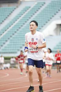 BIB: 4090
                            <button type="button" onclick="openModal(6000627)" class="btn btn-primary btn-sm float-right btn-popup" data-toggle="modal" data-target=".modal-high-quality">
                        <i class="fas fa-shopping-cart"></i> Add to Cart
                    </button>
                                            <button type="button" onclick="isThisMe(6000627, true)" class="btn btn-success btn-sm float-right btn-popup btn-isme hidden" data-toggle="tooltip" data-placement="bottom" title="นี่คือรูปของคุณใช่ไหม คลิกที่นี่เพื่อเอาเข้าอัลบั้ม">
                        <i class="fas fa-plus"></i> Add to album
                    </button>
                    <button type="button" onclick="isThisMe(6000627, false)" class="btn btn-warning btn-sm float-right btn-popup btn-isnotme hidden">
                        <i class="fas fa-ban"></i> Remove from album
                    </button>