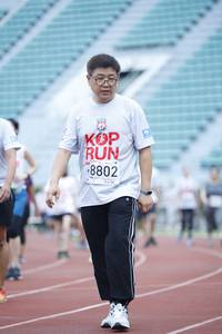 BIB: 8802
                            <button type="button" onclick="openModal(5995954)" class="btn btn-primary btn-sm float-right btn-popup" data-toggle="modal" data-target=".modal-high-quality">
                        <i class="fas fa-shopping-cart"></i> Add to Cart
                    </button>
                                            <button type="button" onclick="isThisMe(5995954, true)" class="btn btn-success btn-sm float-right btn-popup btn-isme hidden" data-toggle="tooltip" data-placement="bottom" title="นี่คือรูปของคุณใช่ไหม คลิกที่นี่เพื่อเอาเข้าอัลบั้ม">
                        <i class="fas fa-plus"></i> Add to album
                    </button>
                    <button type="button" onclick="isThisMe(5995954, false)" class="btn btn-warning btn-sm float-right btn-popup btn-isnotme hidden">
                        <i class="fas fa-ban"></i> Remove from album
                    </button>