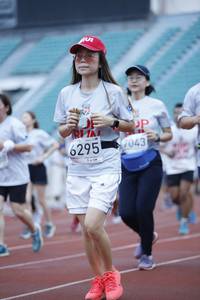 BIB: 7043, 6295
                            <button type="button" onclick="openModal(5993215)" class="btn btn-primary btn-sm float-right btn-popup" data-toggle="modal" data-target=".modal-high-quality">
                        <i class="fas fa-shopping-cart"></i> Add to Cart
                    </button>
                                            <button type="button" onclick="isThisMe(5993215, true)" class="btn btn-success btn-sm float-right btn-popup btn-isme hidden" data-toggle="tooltip" data-placement="bottom" title="นี่คือรูปของคุณใช่ไหม คลิกที่นี่เพื่อเอาเข้าอัลบั้ม">
                        <i class="fas fa-plus"></i> Add to album
                    </button>
                    <button type="button" onclick="isThisMe(5993215, false)" class="btn btn-warning btn-sm float-right btn-popup btn-isnotme hidden">
                        <i class="fas fa-ban"></i> Remove from album
                    </button>