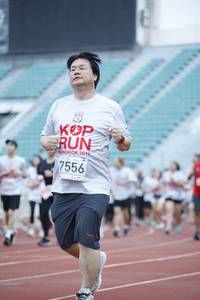 BIB: 201, 7556
                            <button type="button" onclick="openModal(5995297)" class="btn btn-primary btn-sm float-right btn-popup" data-toggle="modal" data-target=".modal-high-quality">
                        <i class="fas fa-shopping-cart"></i> Add to Cart
                    </button>
                                            <button type="button" onclick="isThisMe(5995297, true)" class="btn btn-success btn-sm float-right btn-popup btn-isme hidden" data-toggle="tooltip" data-placement="bottom" title="นี่คือรูปของคุณใช่ไหม คลิกที่นี่เพื่อเอาเข้าอัลบั้ม">
                        <i class="fas fa-plus"></i> Add to album
                    </button>
                    <button type="button" onclick="isThisMe(5995297, false)" class="btn btn-warning btn-sm float-right btn-popup btn-isnotme hidden">
                        <i class="fas fa-ban"></i> Remove from album
                    </button>