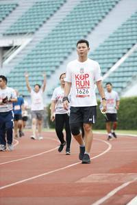 BIB: 1626
                            <button type="button" onclick="openModal(5998825)" class="btn btn-primary btn-sm float-right btn-popup" data-toggle="modal" data-target=".modal-high-quality">
                        <i class="fas fa-shopping-cart"></i> Add to Cart
                    </button>
                                            <button type="button" onclick="isThisMe(5998825, true)" class="btn btn-success btn-sm float-right btn-popup btn-isme hidden" data-toggle="tooltip" data-placement="bottom" title="นี่คือรูปของคุณใช่ไหม คลิกที่นี่เพื่อเอาเข้าอัลบั้ม">
                        <i class="fas fa-plus"></i> Add to album
                    </button>
                    <button type="button" onclick="isThisMe(5998825, false)" class="btn btn-warning btn-sm float-right btn-popup btn-isnotme hidden">
                        <i class="fas fa-ban"></i> Remove from album
                    </button>