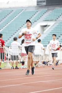 BIB: 2919
                            <button type="button" onclick="openModal(5999884)" class="btn btn-primary btn-sm float-right btn-popup" data-toggle="modal" data-target=".modal-high-quality">
                        <i class="fas fa-shopping-cart"></i> Add to Cart
                    </button>
                                            <button type="button" onclick="isThisMe(5999884, true)" class="btn btn-success btn-sm float-right btn-popup btn-isme hidden" data-toggle="tooltip" data-placement="bottom" title="นี่คือรูปของคุณใช่ไหม คลิกที่นี่เพื่อเอาเข้าอัลบั้ม">
                        <i class="fas fa-plus"></i> Add to album
                    </button>
                    <button type="button" onclick="isThisMe(5999884, false)" class="btn btn-warning btn-sm float-right btn-popup btn-isnotme hidden">
                        <i class="fas fa-ban"></i> Remove from album
                    </button>