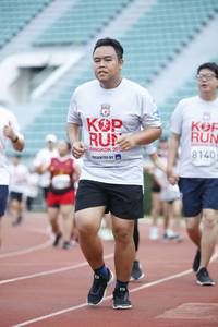 BIB: 201, 8140
                            <button type="button" onclick="openModal(5997554)" class="btn btn-primary btn-sm float-right btn-popup" data-toggle="modal" data-target=".modal-high-quality">
                        <i class="fas fa-shopping-cart"></i> Add to Cart
                    </button>
                                            <button type="button" onclick="isThisMe(5997554, true)" class="btn btn-success btn-sm float-right btn-popup btn-isme hidden" data-toggle="tooltip" data-placement="bottom" title="นี่คือรูปของคุณใช่ไหม คลิกที่นี่เพื่อเอาเข้าอัลบั้ม">
                        <i class="fas fa-plus"></i> Add to album
                    </button>
                    <button type="button" onclick="isThisMe(5997554, false)" class="btn btn-warning btn-sm float-right btn-popup btn-isnotme hidden">
                        <i class="fas fa-ban"></i> Remove from album
                    </button>