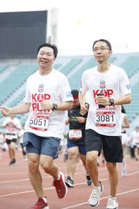 BIB: 2010, 2019, 3081, 5051, 259
                            <button type="button" onclick="openModal(5999612)" class="btn btn-primary btn-sm float-right btn-popup" data-toggle="modal" data-target=".modal-high-quality">
                        <i class="fas fa-shopping-cart"></i> Add to Cart
                    </button>
                                            <button type="button" onclick="isThisMe(5999612, true)" class="btn btn-success btn-sm float-right btn-popup btn-isme hidden" data-toggle="tooltip" data-placement="bottom" title="นี่คือรูปของคุณใช่ไหม คลิกที่นี่เพื่อเอาเข้าอัลบั้ม">
                        <i class="fas fa-plus"></i> Add to album
                    </button>
                    <button type="button" onclick="isThisMe(5999612, false)" class="btn btn-warning btn-sm float-right btn-popup btn-isnotme hidden">
                        <i class="fas fa-ban"></i> Remove from album
                    </button>