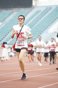 BIB: 2019, 4891
                            <button type="button" onclick="openModal(5999813)" class="btn btn-primary btn-sm float-right btn-popup" data-toggle="modal" data-target=".modal-high-quality">
                        <i class="fas fa-shopping-cart"></i> Add to Cart
                    </button>
                                            <button type="button" onclick="isThisMe(5999813, true)" class="btn btn-success btn-sm float-right btn-popup btn-isme hidden" data-toggle="tooltip" data-placement="bottom" title="นี่คือรูปของคุณใช่ไหม คลิกที่นี่เพื่อเอาเข้าอัลบั้ม">
                        <i class="fas fa-plus"></i> Add to album
                    </button>
                    <button type="button" onclick="isThisMe(5999813, false)" class="btn btn-warning btn-sm float-right btn-popup btn-isnotme hidden">
                        <i class="fas fa-ban"></i> Remove from album
                    </button>