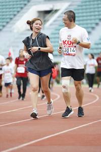 BIB: 3814
                            <button type="button" onclick="openModal(5999397)" class="btn btn-primary btn-sm float-right btn-popup" data-toggle="modal" data-target=".modal-high-quality">
                        <i class="fas fa-shopping-cart"></i> Add to Cart
                    </button>
                                            <button type="button" onclick="isThisMe(5999397, true)" class="btn btn-success btn-sm float-right btn-popup btn-isme hidden" data-toggle="tooltip" data-placement="bottom" title="นี่คือรูปของคุณใช่ไหม คลิกที่นี่เพื่อเอาเข้าอัลบั้ม">
                        <i class="fas fa-plus"></i> Add to album
                    </button>
                    <button type="button" onclick="isThisMe(5999397, false)" class="btn btn-warning btn-sm float-right btn-popup btn-isnotme hidden">
                        <i class="fas fa-ban"></i> Remove from album
                    </button>