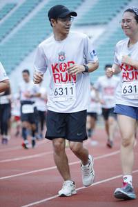 BIB: 6311, 631
                            <button type="button" onclick="openModal(5995839)" class="btn btn-primary btn-sm float-right btn-popup" data-toggle="modal" data-target=".modal-high-quality">
                        <i class="fas fa-shopping-cart"></i> Add to Cart
                    </button>
                                            <button type="button" onclick="isThisMe(5995839, true)" class="btn btn-success btn-sm float-right btn-popup btn-isme hidden" data-toggle="tooltip" data-placement="bottom" title="นี่คือรูปของคุณใช่ไหม คลิกที่นี่เพื่อเอาเข้าอัลบั้ม">
                        <i class="fas fa-plus"></i> Add to album
                    </button>
                    <button type="button" onclick="isThisMe(5995839, false)" class="btn btn-warning btn-sm float-right btn-popup btn-isnotme hidden">
                        <i class="fas fa-ban"></i> Remove from album
                    </button>