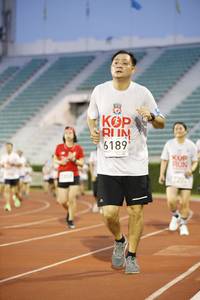 BIB: 6189
                            <button type="button" onclick="openModal(5974439)" class="btn btn-primary btn-sm float-right btn-popup" data-toggle="modal" data-target=".modal-high-quality">
                        <i class="fas fa-shopping-cart"></i> Add to Cart
                    </button>
                                            <button type="button" onclick="isThisMe(5974439, true)" class="btn btn-success btn-sm float-right btn-popup btn-isme hidden" data-toggle="tooltip" data-placement="bottom" title="นี่คือรูปของคุณใช่ไหม คลิกที่นี่เพื่อเอาเข้าอัลบั้ม">
                        <i class="fas fa-plus"></i> Add to album
                    </button>
                    <button type="button" onclick="isThisMe(5974439, false)" class="btn btn-warning btn-sm float-right btn-popup btn-isnotme hidden">
                        <i class="fas fa-ban"></i> Remove from album
                    </button>