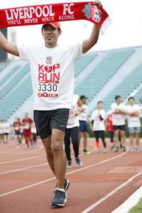 BIB: 3330
                            <button type="button" onclick="openModal(6083563)" class="btn btn-primary btn-sm float-right btn-popup" data-toggle="modal" data-target=".modal-high-quality">
                        <i class="fas fa-shopping-cart"></i> Add to Cart
                    </button>
                                            <button type="button" onclick="isThisMe(6083563, true)" class="btn btn-success btn-sm float-right btn-popup btn-isme hidden" data-toggle="tooltip" data-placement="bottom" title="นี่คือรูปของคุณใช่ไหม คลิกที่นี่เพื่อเอาเข้าอัลบั้ม">
                        <i class="fas fa-plus"></i> Add to album
                    </button>
                    <button type="button" onclick="isThisMe(6083563, false)" class="btn btn-warning btn-sm float-right btn-popup btn-isnotme hidden">
                        <i class="fas fa-ban"></i> Remove from album
                    </button>