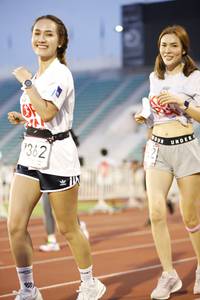 BIB: 362
                            <button type="button" onclick="openModal(5980020)" class="btn btn-primary btn-sm float-right btn-popup" data-toggle="modal" data-target=".modal-high-quality">
                        <i class="fas fa-shopping-cart"></i> Add to Cart
                    </button>
                                            <button type="button" onclick="isThisMe(5980020, true)" class="btn btn-success btn-sm float-right btn-popup btn-isme hidden" data-toggle="tooltip" data-placement="bottom" title="นี่คือรูปของคุณใช่ไหม คลิกที่นี่เพื่อเอาเข้าอัลบั้ม">
                        <i class="fas fa-plus"></i> Add to album
                    </button>
                    <button type="button" onclick="isThisMe(5980020, false)" class="btn btn-warning btn-sm float-right btn-popup btn-isnotme hidden">
                        <i class="fas fa-ban"></i> Remove from album
                    </button>