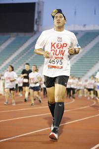 BIB: 4595
                            <button type="button" onclick="openModal(5975262)" class="btn btn-primary btn-sm float-right btn-popup" data-toggle="modal" data-target=".modal-high-quality">
                        <i class="fas fa-shopping-cart"></i> Add to Cart
                    </button>
                                            <button type="button" onclick="isThisMe(5975262, true)" class="btn btn-success btn-sm float-right btn-popup btn-isme hidden" data-toggle="tooltip" data-placement="bottom" title="นี่คือรูปของคุณใช่ไหม คลิกที่นี่เพื่อเอาเข้าอัลบั้ม">
                        <i class="fas fa-plus"></i> Add to album
                    </button>
                    <button type="button" onclick="isThisMe(5975262, false)" class="btn btn-warning btn-sm float-right btn-popup btn-isnotme hidden">
                        <i class="fas fa-ban"></i> Remove from album
                    </button>