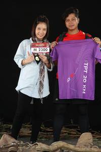 BIB: 2300, 
                            <button type="button" onclick="openModal(6909451)" class="btn btn-primary btn-sm float-right btn-popup" data-toggle="modal" data-target=".modal-high-quality">
                        <i class="fas fa-shopping-cart"></i> Add to Cart
                    </button>
                                            <button type="button" onclick="isThisMe(6909451, true)" class="btn btn-success btn-sm float-right btn-popup btn-isme hidden" data-toggle="tooltip" data-placement="bottom" title="นี่คือรูปของคุณใช่ไหม คลิกที่นี่เพื่อเอาเข้าอัลบั้ม">
                        <i class="fas fa-plus"></i> Add to album
                    </button>
                    <button type="button" onclick="isThisMe(6909451, false)" class="btn btn-warning btn-sm float-right btn-popup btn-isnotme hidden">
                        <i class="fas fa-ban"></i> Remove from album
                    </button>