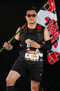 BIB: 1096
                            <button type="button" onclick="openModal(6901682)" class="btn btn-primary btn-sm float-right btn-popup" data-toggle="modal" data-target=".modal-high-quality">
                        <i class="fas fa-shopping-cart"></i> Add to Cart
                    </button>
                                            <button type="button" onclick="isThisMe(6901682, true)" class="btn btn-success btn-sm float-right btn-popup btn-isme hidden" data-toggle="tooltip" data-placement="bottom" title="นี่คือรูปของคุณใช่ไหม คลิกที่นี่เพื่อเอาเข้าอัลบั้ม">
                        <i class="fas fa-plus"></i> Add to album
                    </button>
                    <button type="button" onclick="isThisMe(6901682, false)" class="btn btn-warning btn-sm float-right btn-popup btn-isnotme hidden">
                        <i class="fas fa-ban"></i> Remove from album
                    </button>