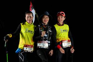 BIB: 1472, 1089
                            <button type="button" onclick="openModal(6900895)" class="btn btn-primary btn-sm float-right btn-popup" data-toggle="modal" data-target=".modal-high-quality">
                        <i class="fas fa-shopping-cart"></i> Add to Cart
                    </button>
                                            <button type="button" onclick="isThisMe(6900895, true)" class="btn btn-success btn-sm float-right btn-popup btn-isme hidden" data-toggle="tooltip" data-placement="bottom" title="นี่คือรูปของคุณใช่ไหม คลิกที่นี่เพื่อเอาเข้าอัลบั้ม">
                        <i class="fas fa-plus"></i> Add to album
                    </button>
                    <button type="button" onclick="isThisMe(6900895, false)" class="btn btn-warning btn-sm float-right btn-popup btn-isnotme hidden">
                        <i class="fas fa-ban"></i> Remove from album
                    </button>