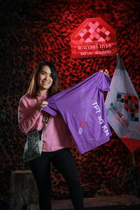 BIB: 
                            <button type="button" onclick="openModal(7113017)" class="btn btn-primary btn-sm float-right btn-popup" data-toggle="modal" data-target=".modal-high-quality">
                        <i class="fas fa-shopping-cart"></i> Add to Cart
                    </button>
                                            <button type="button" onclick="isThisMe(7113017, true)" class="btn btn-success btn-sm float-right btn-popup btn-isme hidden" data-toggle="tooltip" data-placement="bottom" title="นี่คือรูปของคุณใช่ไหม คลิกที่นี่เพื่อเอาเข้าอัลบั้ม">
                        <i class="fas fa-plus"></i> Add to album
                    </button>
                    <button type="button" onclick="isThisMe(7113017, false)" class="btn btn-warning btn-sm float-right btn-popup btn-isnotme hidden">
                        <i class="fas fa-ban"></i> Remove from album
                    </button>