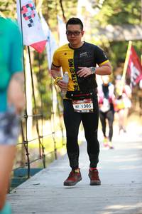 BIB: 1305
                            <button type="button" onclick="openModal(6884293)" class="btn btn-primary btn-sm float-right btn-popup" data-toggle="modal" data-target=".modal-high-quality">
                        <i class="fas fa-shopping-cart"></i> Add to Cart
                    </button>
                                            <button type="button" onclick="isThisMe(6884293, true)" class="btn btn-success btn-sm float-right btn-popup btn-isme hidden" data-toggle="tooltip" data-placement="bottom" title="นี่คือรูปของคุณใช่ไหม คลิกที่นี่เพื่อเอาเข้าอัลบั้ม">
                        <i class="fas fa-plus"></i> Add to album
                    </button>
                    <button type="button" onclick="isThisMe(6884293, false)" class="btn btn-warning btn-sm float-right btn-popup btn-isnotme hidden">
                        <i class="fas fa-ban"></i> Remove from album
                    </button>