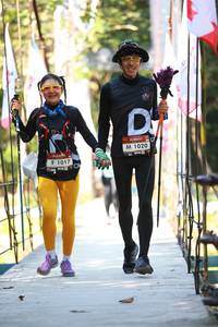 BIB: 1020, 1017
                            <button type="button" onclick="openModal(6906274)" class="btn btn-primary btn-sm float-right btn-popup" data-toggle="modal" data-target=".modal-high-quality">
                        <i class="fas fa-shopping-cart"></i> Add to Cart
                    </button>
                                            <button type="button" onclick="isThisMe(6906274, true)" class="btn btn-success btn-sm float-right btn-popup btn-isme hidden" data-toggle="tooltip" data-placement="bottom" title="นี่คือรูปของคุณใช่ไหม คลิกที่นี่เพื่อเอาเข้าอัลบั้ม">
                        <i class="fas fa-plus"></i> Add to album
                    </button>
                    <button type="button" onclick="isThisMe(6906274, false)" class="btn btn-warning btn-sm float-right btn-popup btn-isnotme hidden">
                        <i class="fas fa-ban"></i> Remove from album
                    </button>