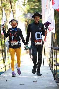 BIB: 1017, 1020
                            <button type="button" onclick="openModal(6906283)" class="btn btn-primary btn-sm float-right btn-popup" data-toggle="modal" data-target=".modal-high-quality">
                        <i class="fas fa-shopping-cart"></i> Add to Cart
                    </button>
                                            <button type="button" onclick="isThisMe(6906283, true)" class="btn btn-success btn-sm float-right btn-popup btn-isme hidden" data-toggle="tooltip" data-placement="bottom" title="นี่คือรูปของคุณใช่ไหม คลิกที่นี่เพื่อเอาเข้าอัลบั้ม">
                        <i class="fas fa-plus"></i> Add to album
                    </button>
                    <button type="button" onclick="isThisMe(6906283, false)" class="btn btn-warning btn-sm float-right btn-popup btn-isnotme hidden">
                        <i class="fas fa-ban"></i> Remove from album
                    </button>