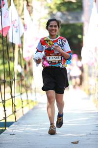 BIB: 1585
                            <button type="button" onclick="openModal(6906888)" class="btn btn-primary btn-sm float-right btn-popup" data-toggle="modal" data-target=".modal-high-quality">
                        <i class="fas fa-shopping-cart"></i> Add to Cart
                    </button>
                                            <button type="button" onclick="isThisMe(6906888, true)" class="btn btn-success btn-sm float-right btn-popup btn-isme hidden" data-toggle="tooltip" data-placement="bottom" title="นี่คือรูปของคุณใช่ไหม คลิกที่นี่เพื่อเอาเข้าอัลบั้ม">
                        <i class="fas fa-plus"></i> Add to album
                    </button>
                    <button type="button" onclick="isThisMe(6906888, false)" class="btn btn-warning btn-sm float-right btn-popup btn-isnotme hidden">
                        <i class="fas fa-ban"></i> Remove from album
                    </button>