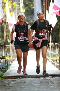 BIB: 2703, 281
                            <button type="button" onclick="openModal(6960085)" class="btn btn-primary btn-sm float-right btn-popup" data-toggle="modal" data-target=".modal-high-quality">
                        <i class="fas fa-shopping-cart"></i> Add to Cart
                    </button>
                                            <button type="button" onclick="isThisMe(6960085, true)" class="btn btn-success btn-sm float-right btn-popup btn-isme hidden" data-toggle="tooltip" data-placement="bottom" title="นี่คือรูปของคุณใช่ไหม คลิกที่นี่เพื่อเอาเข้าอัลบั้ม">
                        <i class="fas fa-plus"></i> Add to album
                    </button>
                    <button type="button" onclick="isThisMe(6960085, false)" class="btn btn-warning btn-sm float-right btn-popup btn-isnotme hidden">
                        <i class="fas fa-ban"></i> Remove from album
                    </button>