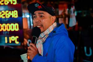 BIB: 2648, 000
                            <button type="button" onclick="openModal(6961522)" class="btn btn-primary btn-sm float-right btn-popup" data-toggle="modal" data-target=".modal-high-quality">
                        <i class="fas fa-shopping-cart"></i> Add to Cart
                    </button>
                                            <button type="button" onclick="isThisMe(6961522, true)" class="btn btn-success btn-sm float-right btn-popup btn-isme hidden" data-toggle="tooltip" data-placement="bottom" title="นี่คือรูปของคุณใช่ไหม คลิกที่นี่เพื่อเอาเข้าอัลบั้ม">
                        <i class="fas fa-plus"></i> Add to album
                    </button>
                    <button type="button" onclick="isThisMe(6961522, false)" class="btn btn-warning btn-sm float-right btn-popup btn-isnotme hidden">
                        <i class="fas fa-ban"></i> Remove from album
                    </button>