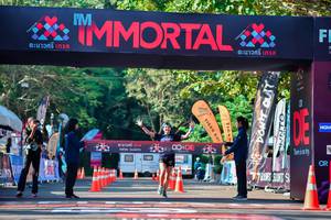 BIB: 413
                            <button type="button" onclick="openModal(7033943)" class="btn btn-primary btn-sm float-right btn-popup" data-toggle="modal" data-target=".modal-high-quality">
                        <i class="fas fa-shopping-cart"></i> Add to Cart
                    </button>
                                            <button type="button" onclick="isThisMe(7033943, true)" class="btn btn-success btn-sm float-right btn-popup btn-isme hidden" data-toggle="tooltip" data-placement="bottom" title="นี่คือรูปของคุณใช่ไหม คลิกที่นี่เพื่อเอาเข้าอัลบั้ม">
                        <i class="fas fa-plus"></i> Add to album
                    </button>
                    <button type="button" onclick="isThisMe(7033943, false)" class="btn btn-warning btn-sm float-right btn-popup btn-isnotme hidden">
                        <i class="fas fa-ban"></i> Remove from album
                    </button>