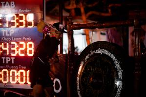 BIB: 839, 4328
                            <button type="button" onclick="openModal(7029615)" class="btn btn-primary btn-sm float-right btn-popup" data-toggle="modal" data-target=".modal-high-quality">
                        <i class="fas fa-shopping-cart"></i> Add to Cart
                    </button>
                                            <button type="button" onclick="isThisMe(7029615, true)" class="btn btn-success btn-sm float-right btn-popup btn-isme hidden" data-toggle="tooltip" data-placement="bottom" title="นี่คือรูปของคุณใช่ไหม คลิกที่นี่เพื่อเอาเข้าอัลบั้ม">
                        <i class="fas fa-plus"></i> Add to album
                    </button>
                    <button type="button" onclick="isThisMe(7029615, false)" class="btn btn-warning btn-sm float-right btn-popup btn-isnotme hidden">
                        <i class="fas fa-ban"></i> Remove from album
                    </button>