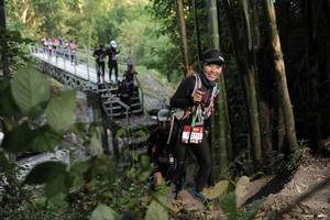 BIB: 2715
                            <button type="button" onclick="openModal(6871664)" class="btn btn-primary btn-sm float-right btn-popup" data-toggle="modal" data-target=".modal-high-quality">
                        <i class="fas fa-shopping-cart"></i> Add to Cart
                    </button>
                                            <button type="button" onclick="isThisMe(6871664, true)" class="btn btn-success btn-sm float-right btn-popup btn-isme hidden" data-toggle="tooltip" data-placement="bottom" title="นี่คือรูปของคุณใช่ไหม คลิกที่นี่เพื่อเอาเข้าอัลบั้ม">
                        <i class="fas fa-plus"></i> Add to album
                    </button>
                    <button type="button" onclick="isThisMe(6871664, false)" class="btn btn-warning btn-sm float-right btn-popup btn-isnotme hidden">
                        <i class="fas fa-ban"></i> Remove from album
                    </button>